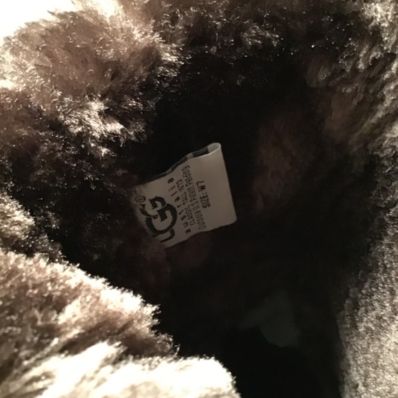 UGG Bailey Button Triplet Tall Chocolate Boots Sz 7 Women - Picture 4 of 5